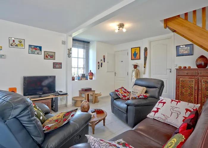 La Maison D'ici Et D'ailleurs 펜션 Créances